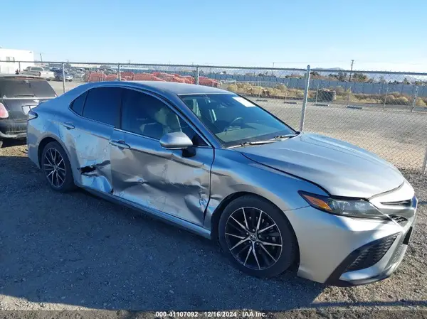 4T1T11AK2MU543179 2021 TOYOTA CAMRY - Image 1