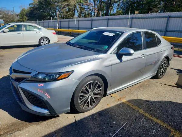 4T1T11AK2MU552321 2021 TOYOTA CAMRY - Image 1