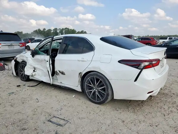 4T1T11AK2MU556501 2021 TOYOTA CAMRY - Image 2