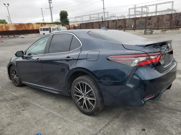 4T1T11AK2MU560452 2021 TOYOTA CAMRY - Image 2