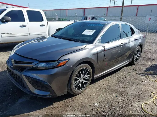 4T1T11AK2MU566770 2021 TOYOTA CAMRY - Image 2