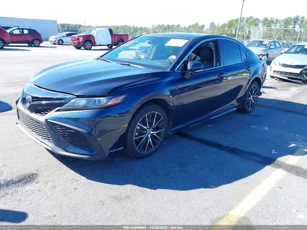 4T1T11AK2MU599364 2021 TOYOTA CAMRY - Image 2