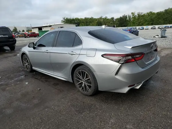 4T1T11AK2MU60636 2021 TOYOTA CAMRY - Image 2