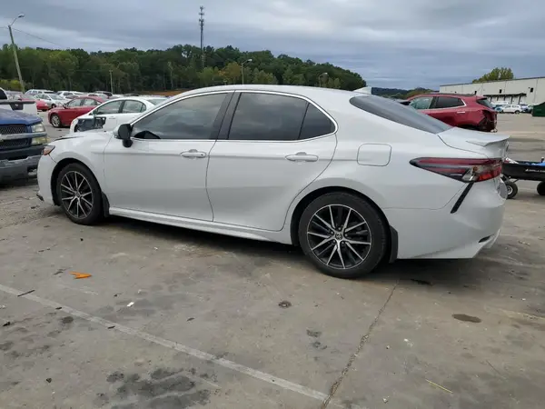 4T1T11AK2NU037028 2022 TOYOTA CAMRY - Image 2