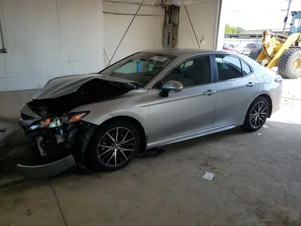 4T1T11AK2NU061426 2022 TOYOTA CAMRY - Image 1