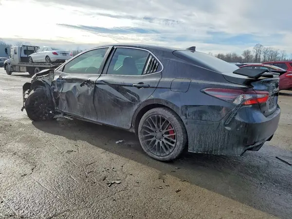 4T1T11AK2NU064830 2022 TOYOTA CAMRY - Image 2