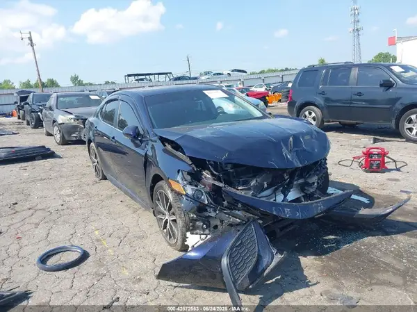 4T1T11AK2NU624510 2022 TOYOTA CAMRY - Image 1