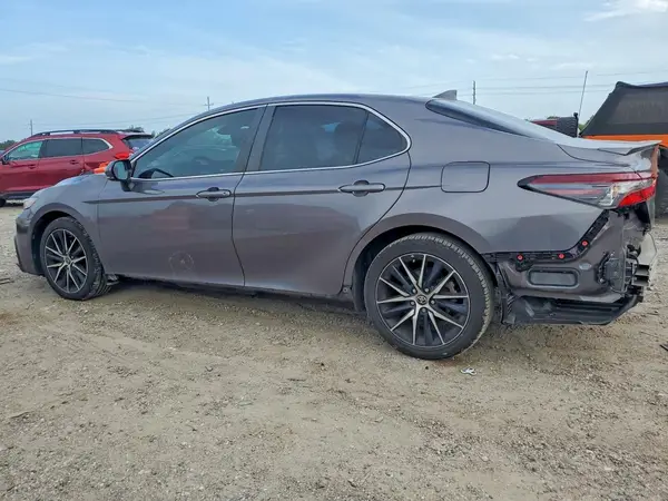 4T1T11AK2NU626161 2022 TOYOTA CAMRY - Image 2