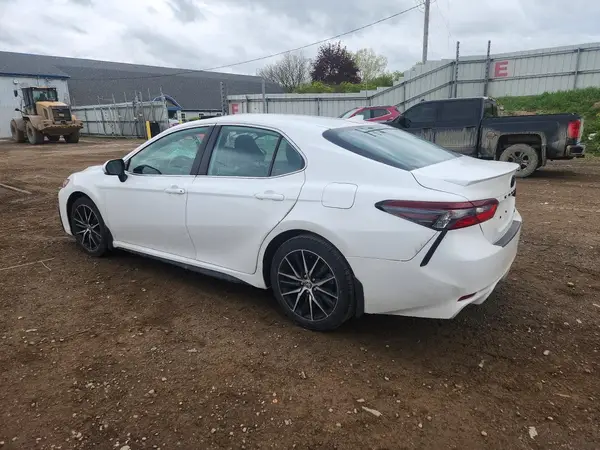 4T1T11AK2NU655532 2022 TOYOTA CAMRY - Image 2