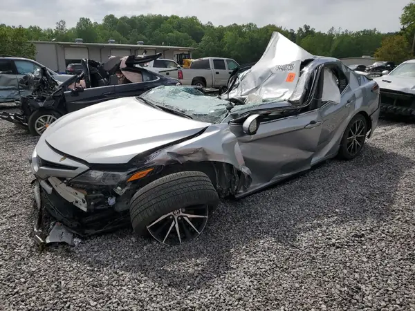 4T1T11AK2NU673433 2022 TOYOTA CAMRY - Image 1