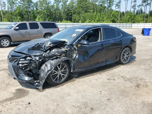 4T1T11AK2NU684710 2022 TOYOTA CAMRY - Image 1
