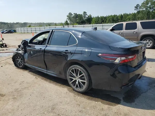 4T1T11AK2NU684710 2022 TOYOTA CAMRY - Image 2