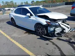 4T1T11AK2NU696517 2022 TOYOTA CAMRY