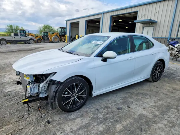 4T1T11AK2NU702798 2022 TOYOTA CAMRY - Image 1