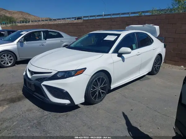 4T1T11AK2PU747789 2023 TOYOTA CAMRY - Image 2