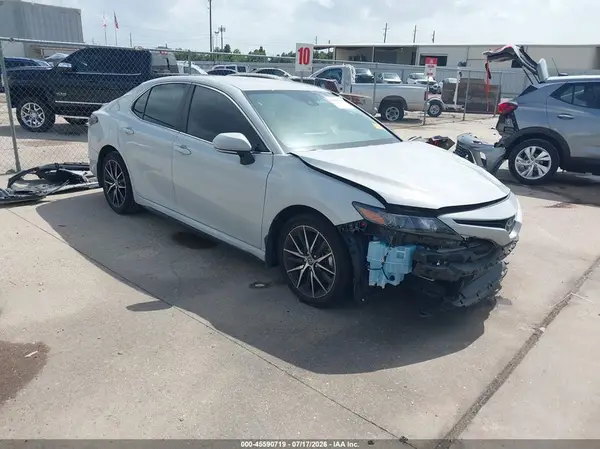 4T1T11AK2RU211993 2024 TOYOTA CAMRY - Image 1