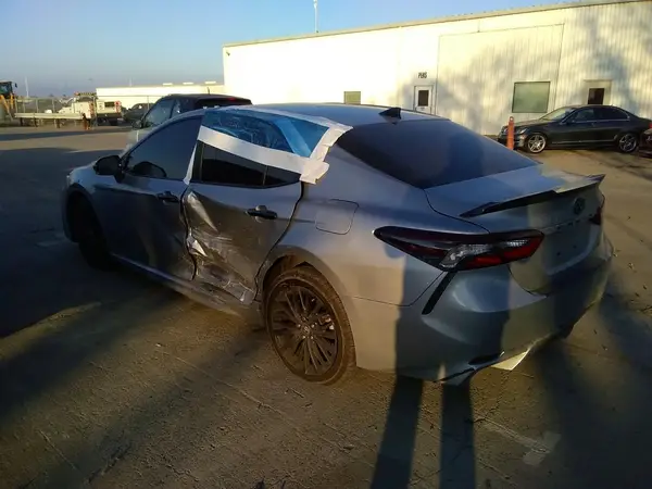 4T1T11AK3MU451014 2021 TOYOTA CAMRY - Image 2