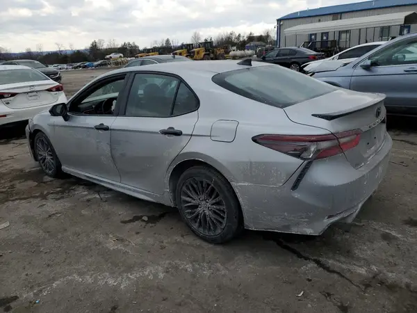 4T1T11AK3MU498365 2021 TOYOTA CAMRY - Image 2