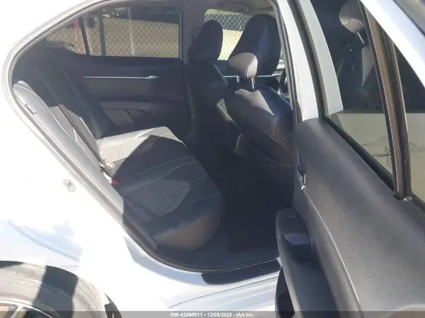4T1T11AK3MU523054 2021 TOYOTA CAMRY - Image 8