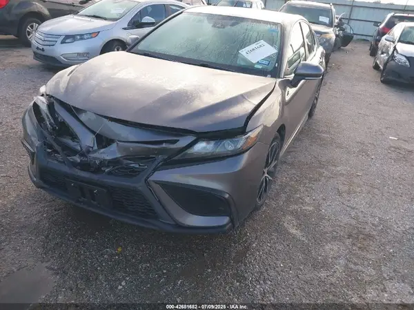 4T1T11AK3MU553512 2021 TOYOTA CAMRY - Image 2