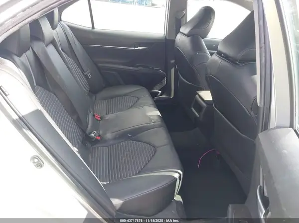 4T1T11AK3MU561500 2021 TOYOTA CAMRY - Image 8