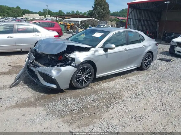 4T1T11AK3MU562646 2021 TOYOTA CAMRY - Image 2