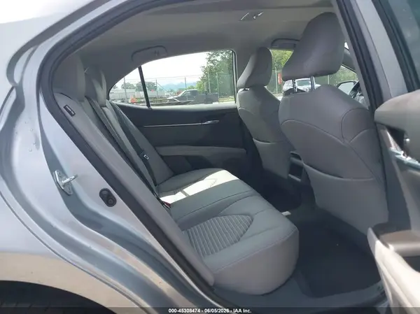4T1T11AK3MU562646 2021 TOYOTA CAMRY - Image 8