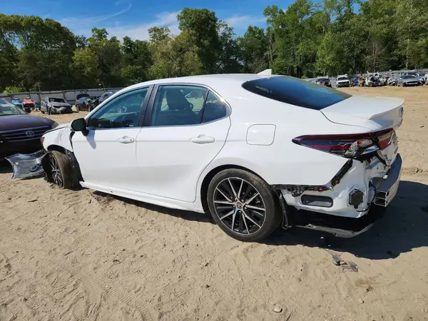 4T1T11AK3MU599616 2021 TOYOTA CAMRY - Image 2