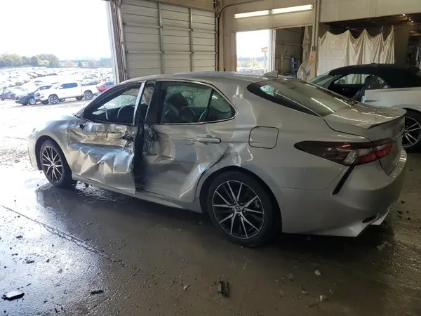 4T1T11AK3MU611277 2021 TOYOTA CAMRY - Image 2