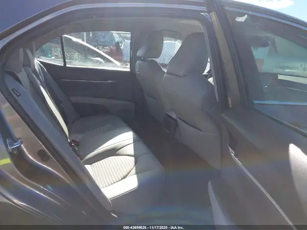 4T1T11AK3NU010968 2022 TOYOTA CAMRY - Image 8