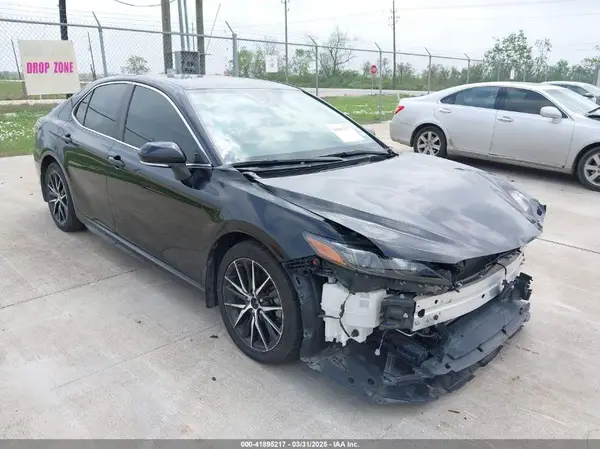 4T1T11AK3NU016933 2022 TOYOTA CAMRY - Image 1