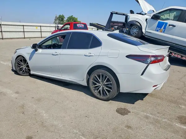 4T1T11AK3NU046899 2022 TOYOTA CAMRY - Image 2