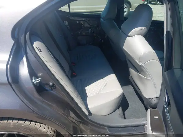 4T1T11AK3NU054565 2022 TOYOTA CAMRY - Image 8