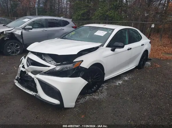 4T1T11AK3NU062584 2022 TOYOTA CAMRY - Image 2