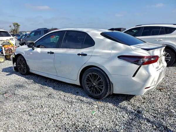4T1T11AK3NU064299 2022 TOYOTA CAMRY - Image 2
