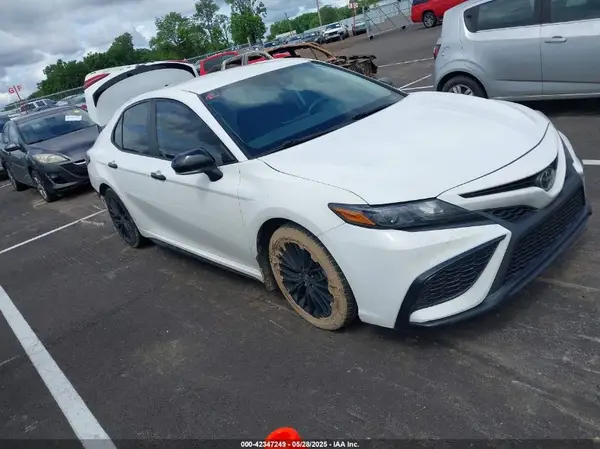 4T1T11AK3NU066747 2022 TOYOTA CAMRY - Image 1