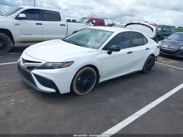 4T1T11AK3NU066747 2022 TOYOTA CAMRY - Image 2