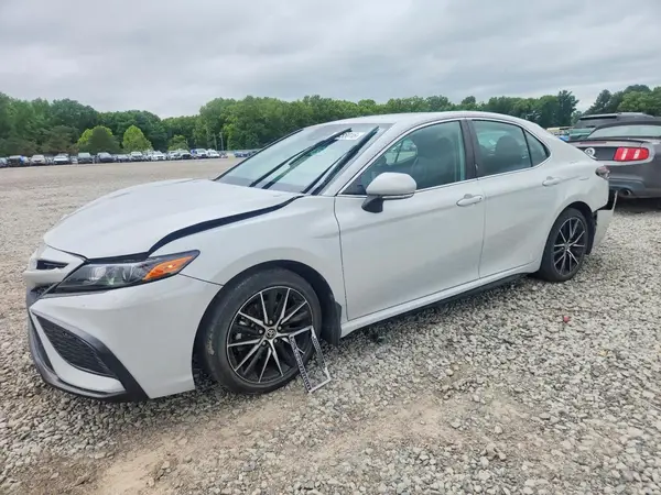 4T1T11AK3NU499873 2022 TOYOTA CAMRY - Image 1