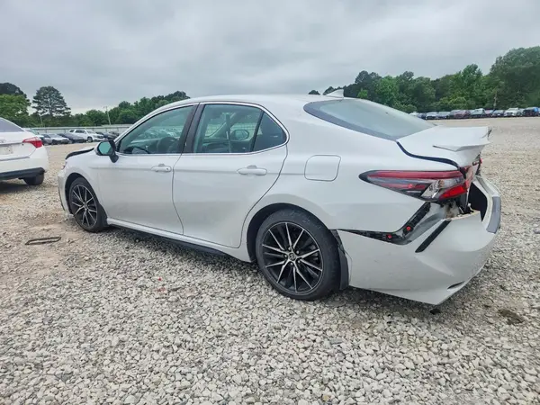 4T1T11AK3NU499873 2022 TOYOTA CAMRY - Image 2