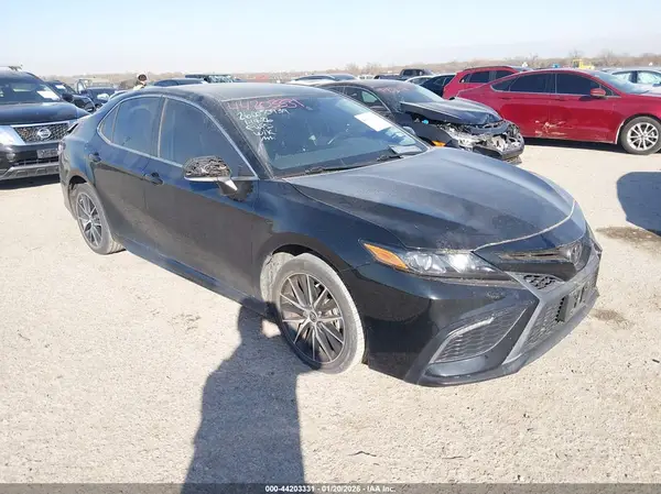 4T1T11AK3NU626606 2022 TOYOTA CAMRY - Image 1
