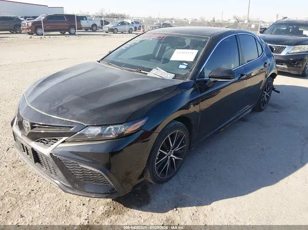 4T1T11AK3NU626606 2022 TOYOTA CAMRY - Image 2