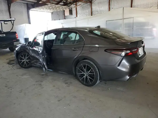 4T1T11AK3NU628548 2022 TOYOTA CAMRY - Image 2