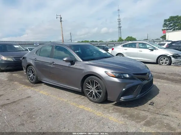 4T1T11AK3NU638464 2022 TOYOTA CAMRY - Image 1