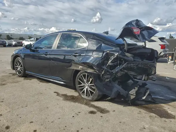 4T1T11AK3NU638805 2022 TOYOTA CAMRY - Image 2
