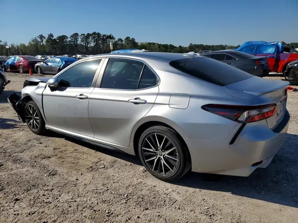 4T1T11AK3NU675840 2022 TOYOTA CAMRY - Image 2