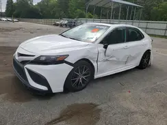 4T1T11AK3NU688328 2022 TOYOTA CAMRY
