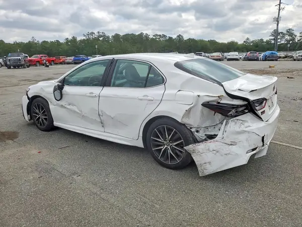 4T1T11AK3NU688328 2022 TOYOTA CAMRY - Image 2