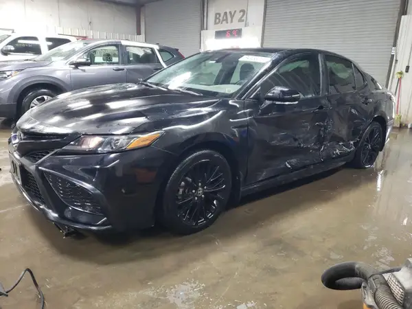 4T1T11AK3NU700736 2022 TOYOTA CAMRY - Image 1