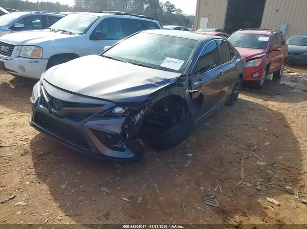 4T1T11AK3NU707184 2022 TOYOTA CAMRY - Image 2