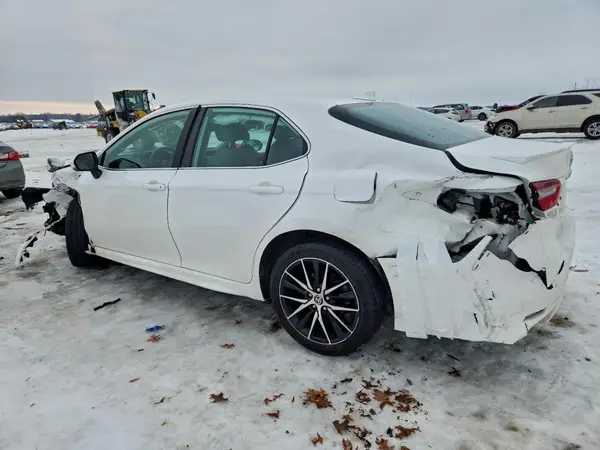 4T1T11AK3NU716533 2022 TOYOTA CAMRY - Image 2
